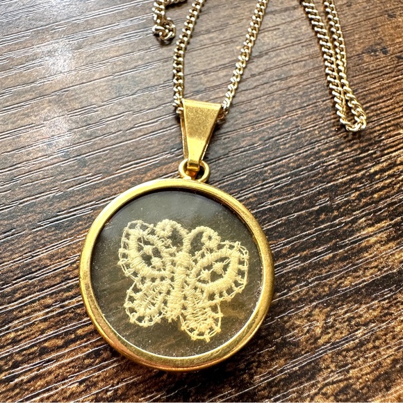 Vintage Jewelry - VINTAGE Crochet Butterfly Necklace